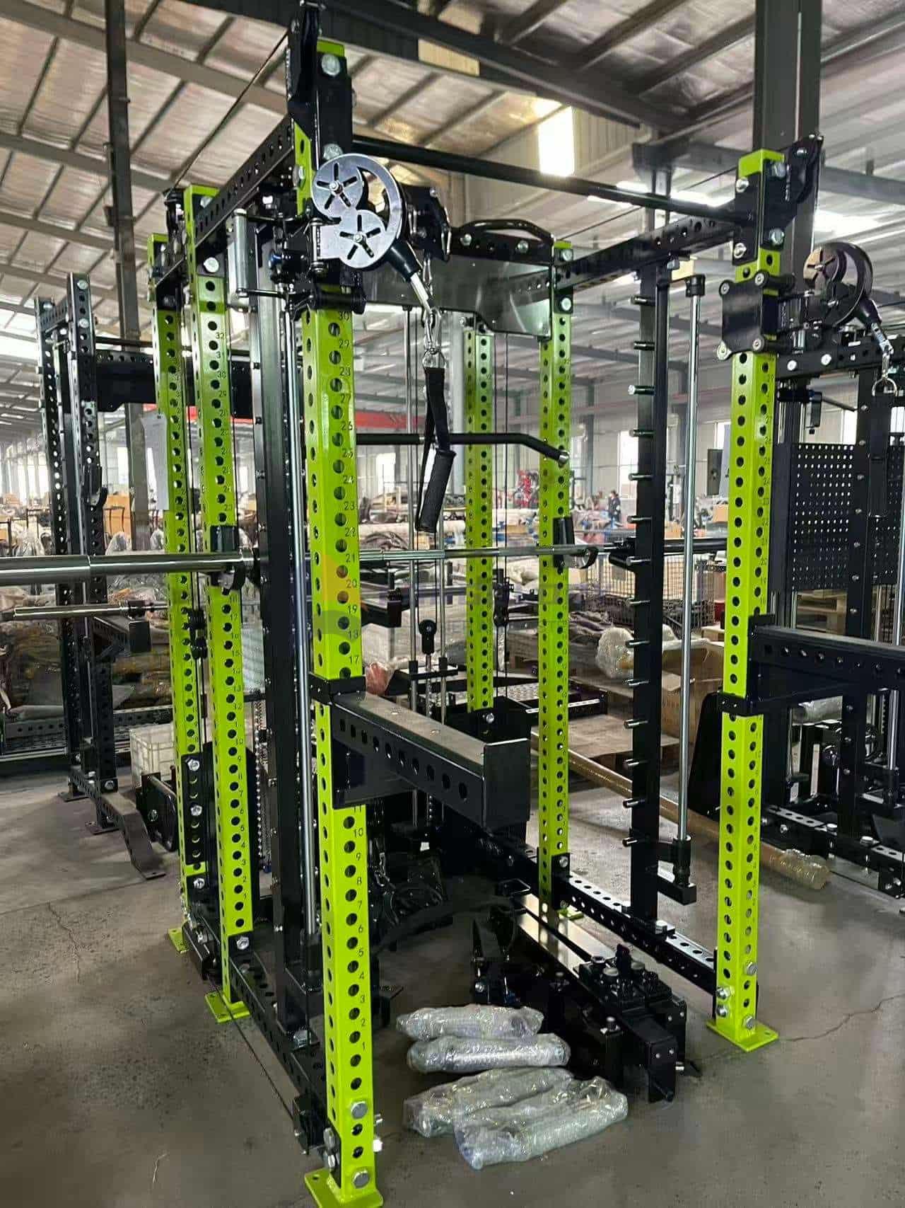 Multifunktsionaalne treener Smith Squat Rack